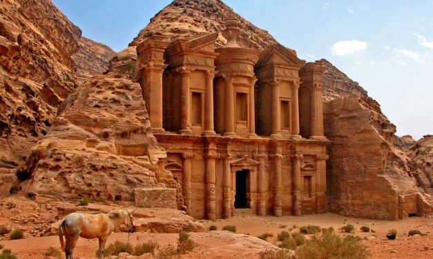 A brief description about ancient city of Petra