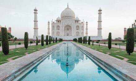 A brief description about Taj Mahal